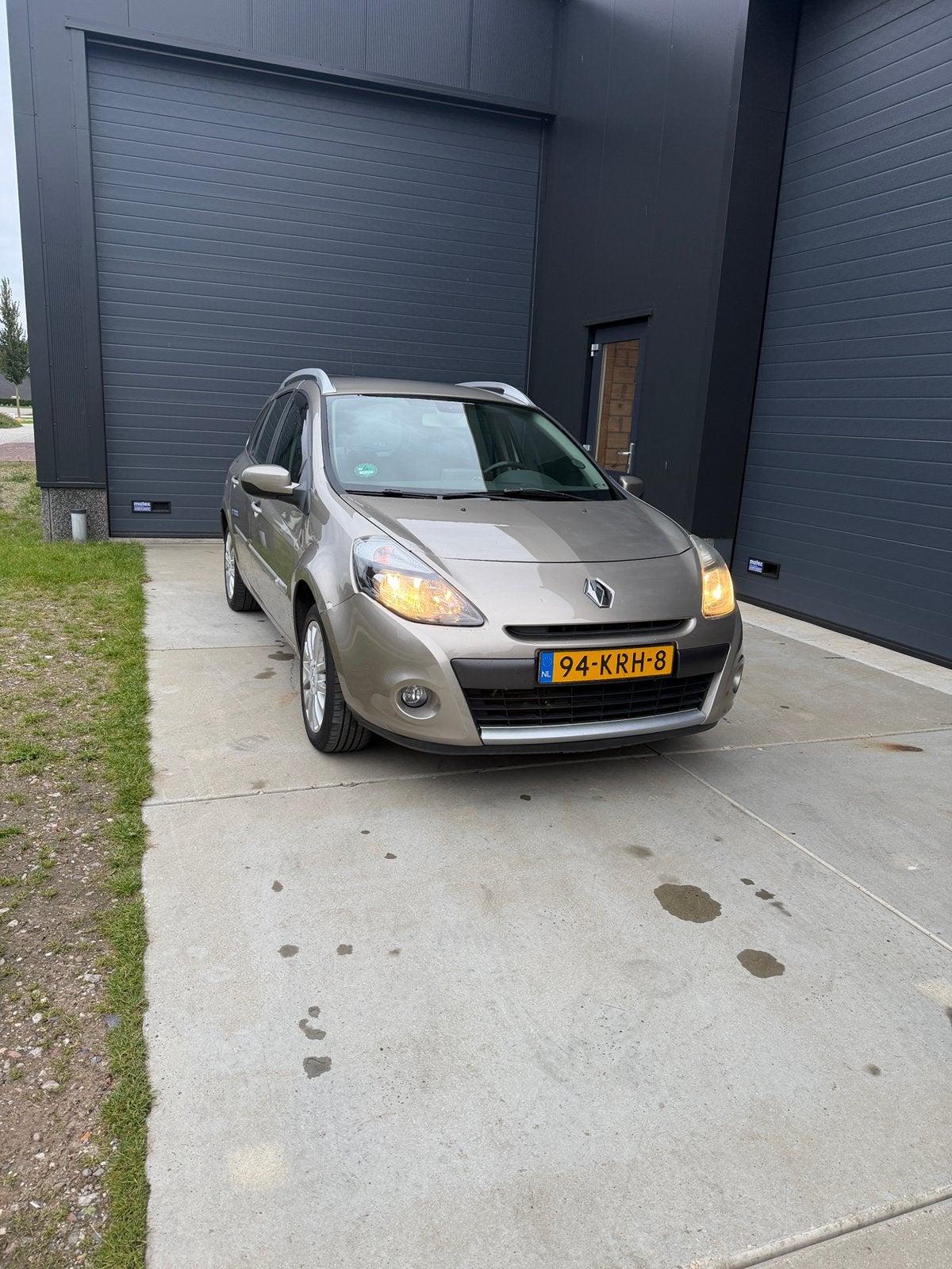 Renault Clio 1.2 TCE Estate 2010 Beige, Voorwielaandrijving, 535 kg, 4 cilinders, 1095 kg