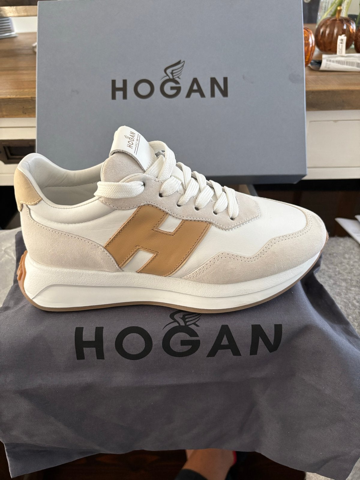 Nieuwe Hogan sneakers maat 39, Kleding | Dames, Wit, Nieuw, Ophalen of Verzenden, Sneakers of Gympen