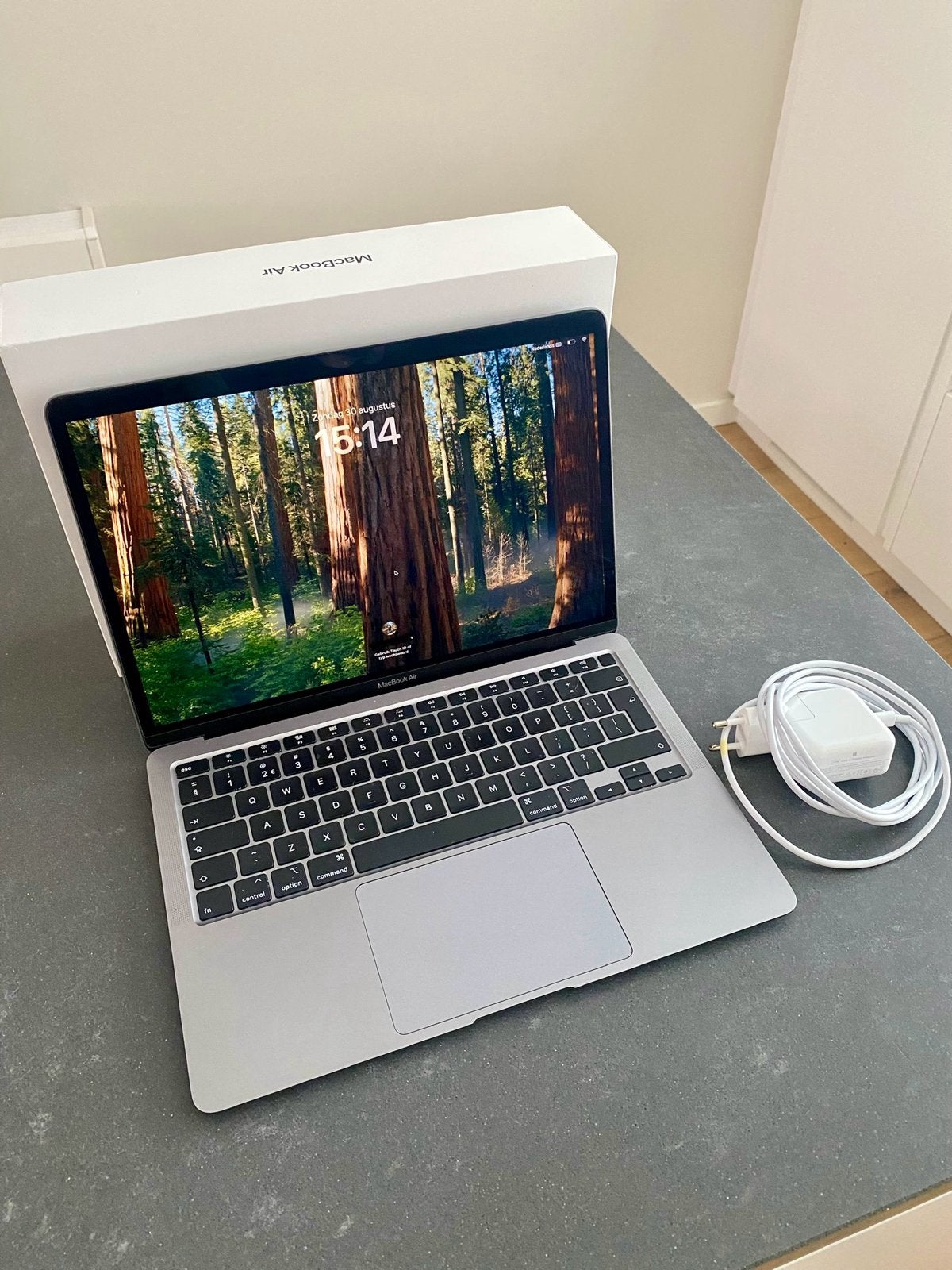 MacBook Air retina 13 inch met doos en oplader, Computers en Software, Apple Macbooks, Qwerty, 13 inch, Ophalen of Verzenden, Zo goed als nieuw