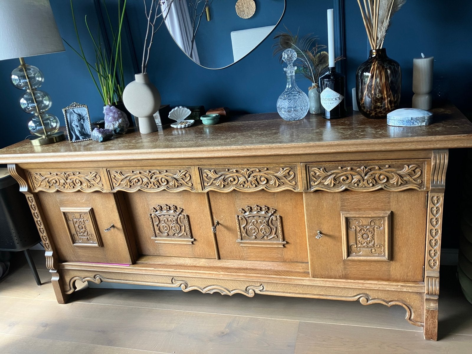Antiek Eikenhouten Dressoir met Rijkelijk Snijwerk, Ophalen, Gebruikt, 150 tot 200 cm, Eikenhout