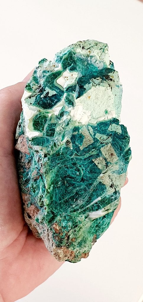 Quantum Quattro Ruw stuk ongepolijst, turkoois+dioptaas etc., Verzamelen, Verzenden, Mineraal