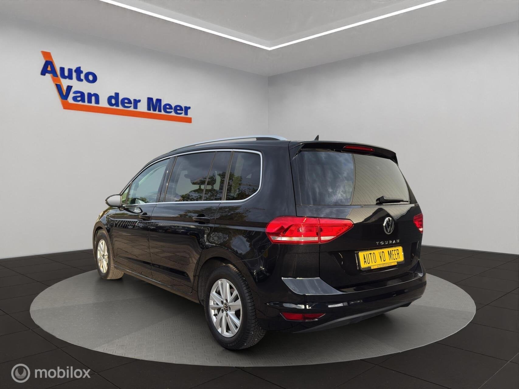 Volkswagen Touran 1.5 TSI Highline 7p All in prijs, 12 maanden, 4 cilinders, 7 stoelen, Bedrijf