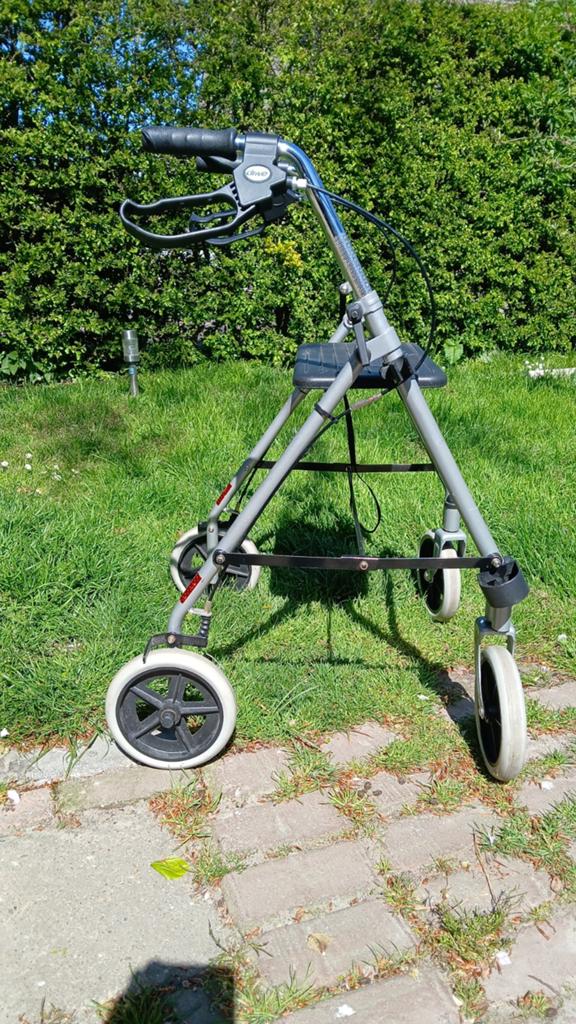Drive licht lopende rollator, Diversen, Rollators, Ophalen, Opvouwbaar, Gebruikt