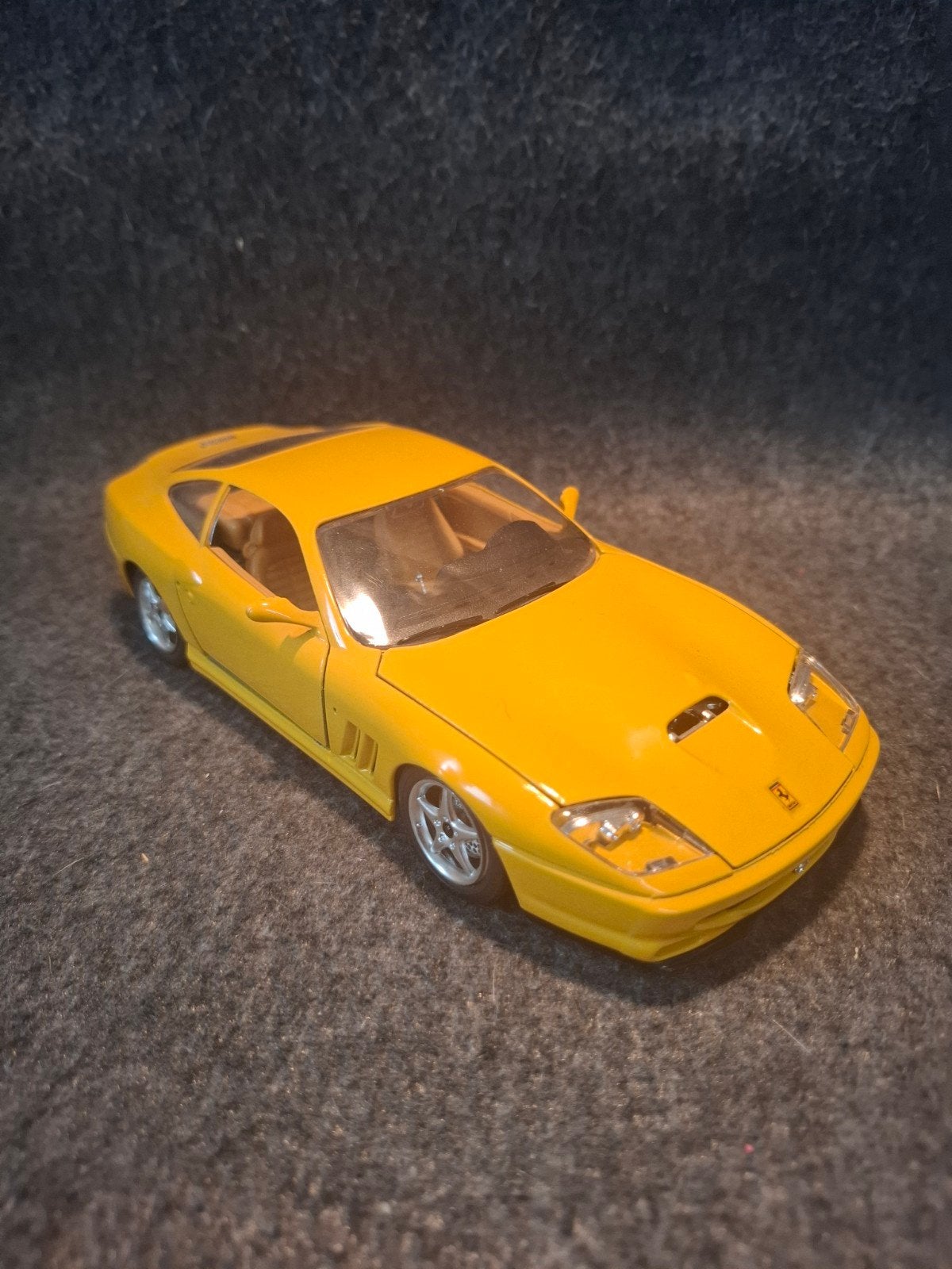 FERARRI   550  MARANELLO, Ophalen of Verzenden, Zo goed als nieuw, Auto, Bburago