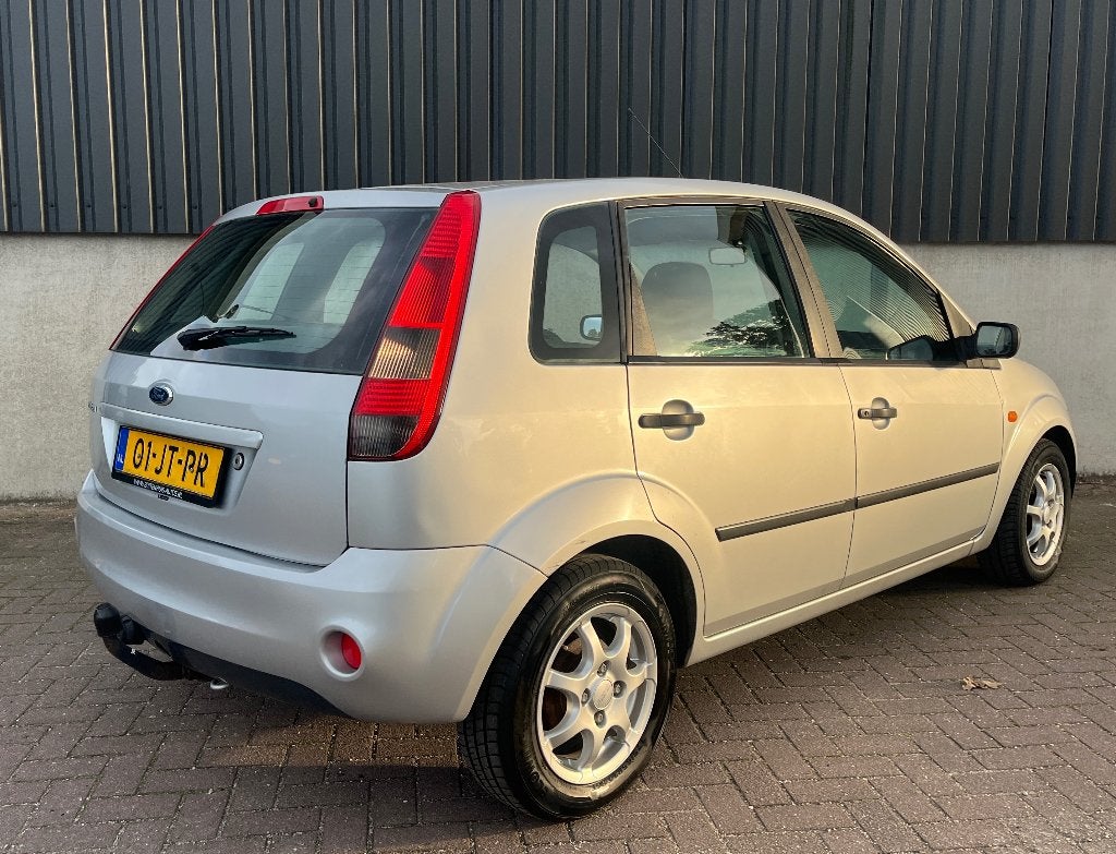 Foto 5 van Ford Fiësta 1.3 | 5 Deurs | Apk 09-2027 | Carplay |Trekhaak