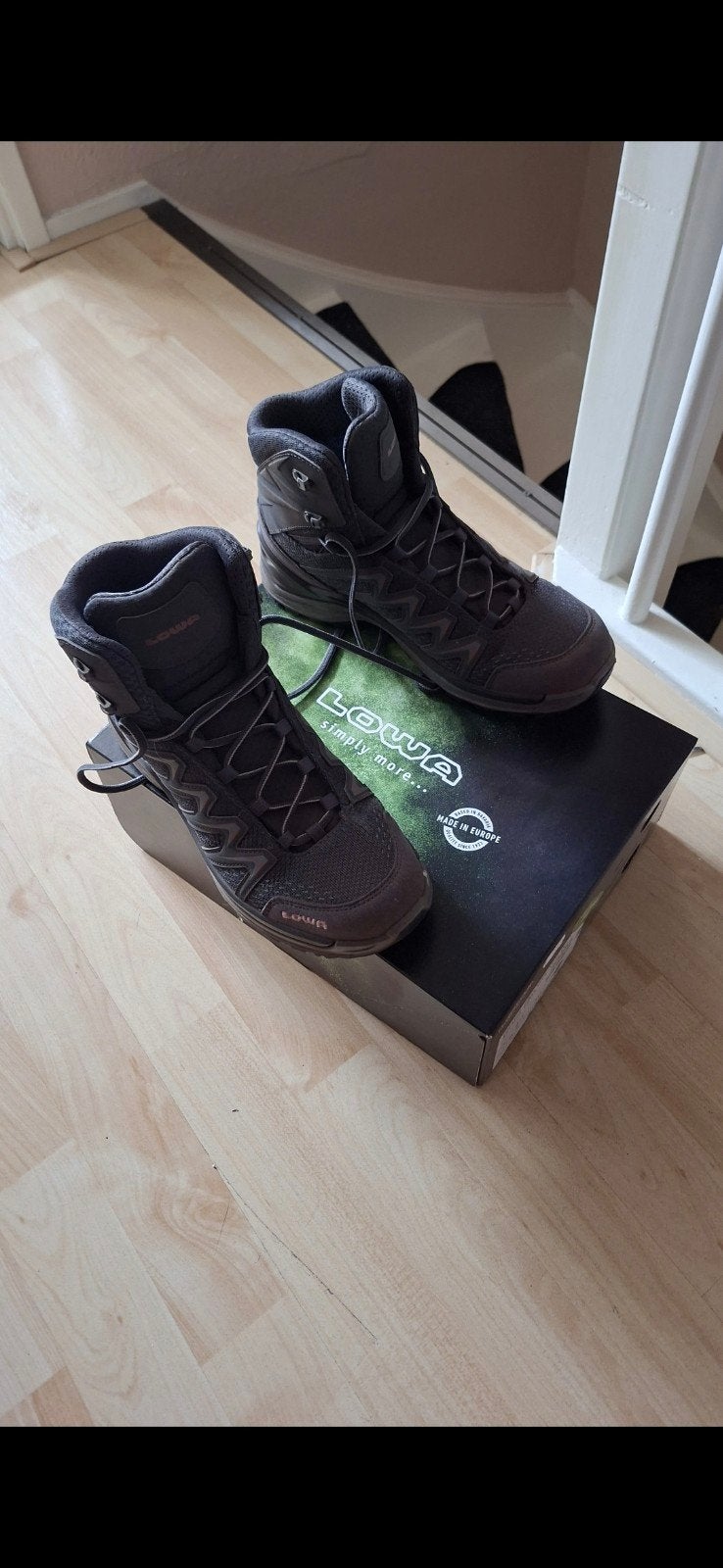 lowa, Ophalen, Zo goed als nieuw, Schoenen