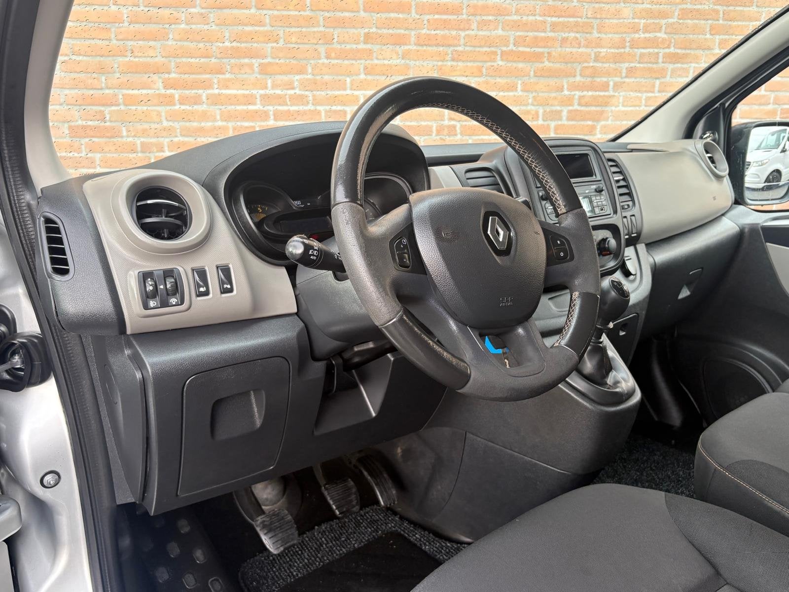Renault Trafic 1.6dCi 120PK Lang / Dubbele cabine / Marge, Voorwielaandrijving, Euro 5, Gebruikt, 4 cilinders
