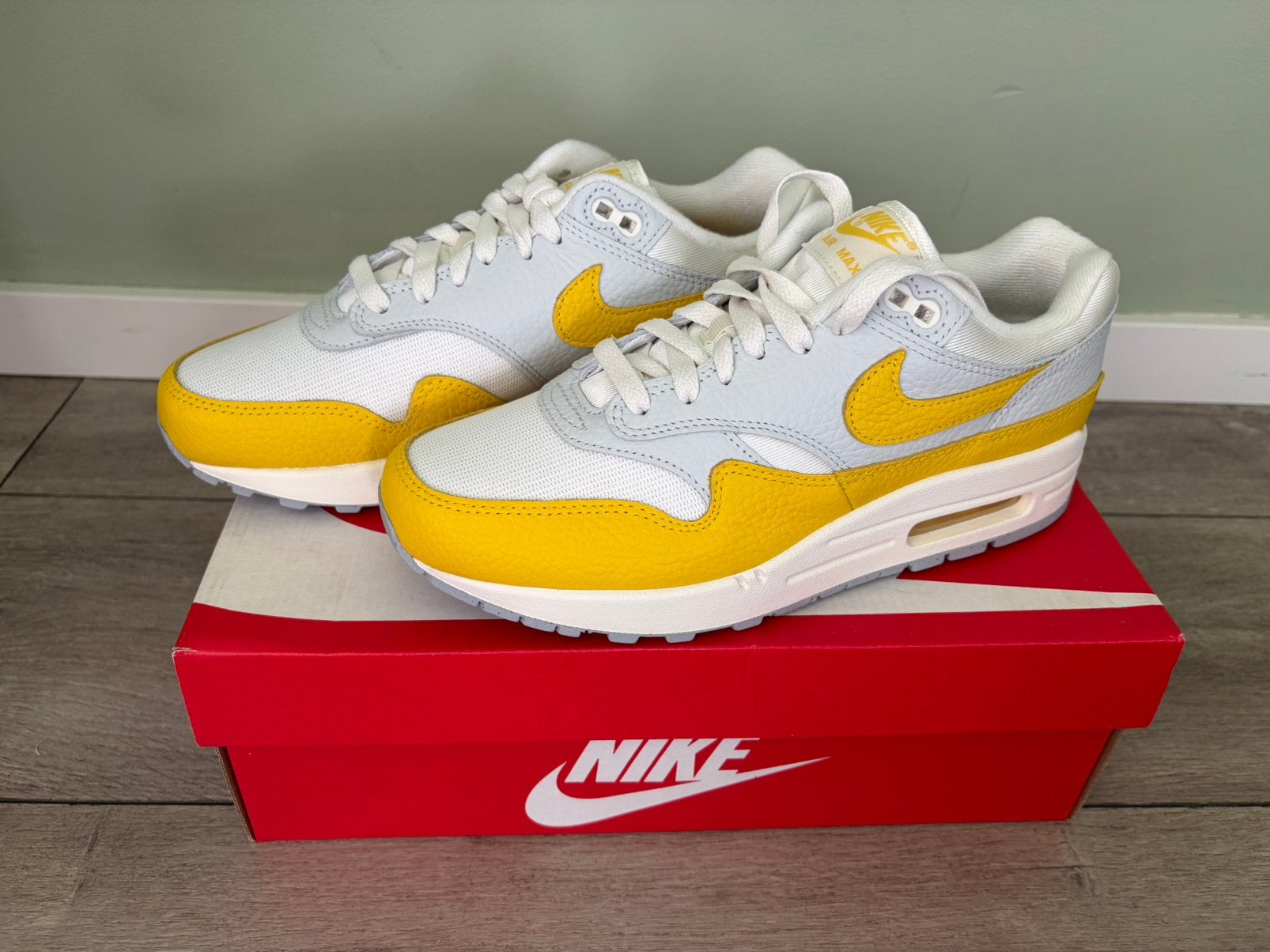 Nike Air Max 1 Tour Yellow, Verzenden, Geel, Nieuw, Sneakers of Gympen