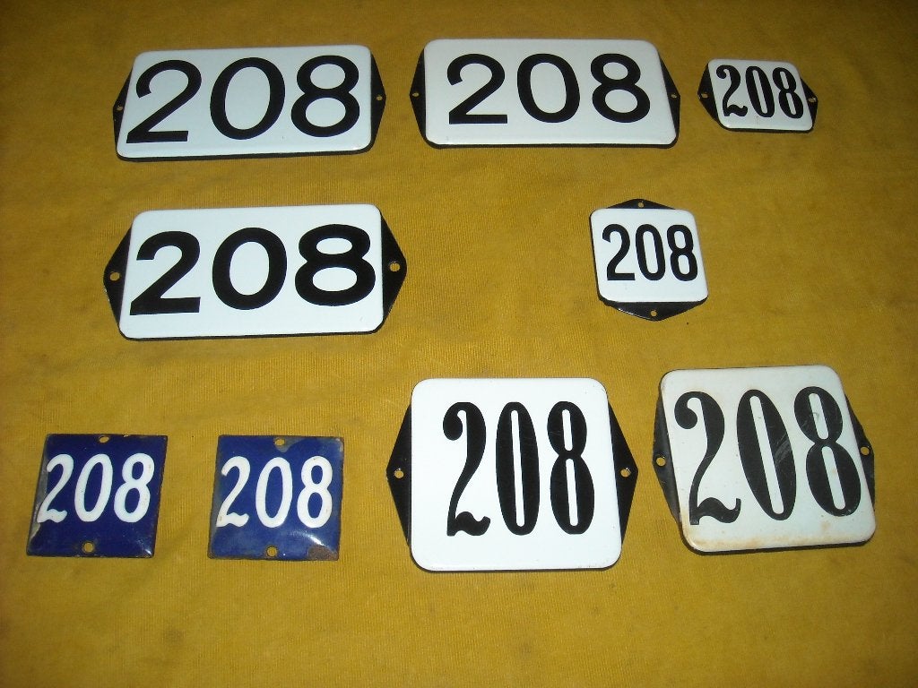 oud emaille huisnummer 208 ook 209 210 211 212 213 214 215 2, Ophalen of Verzenden