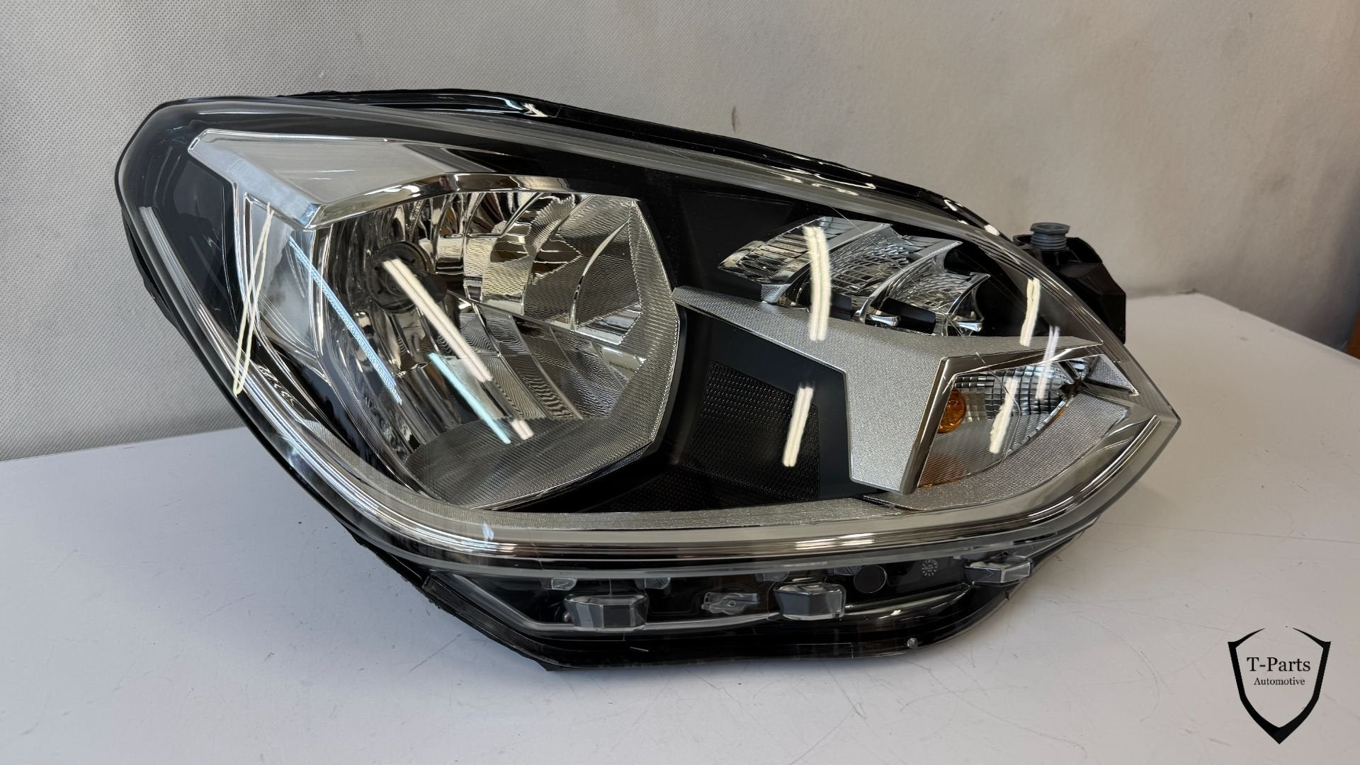vw volkswagen up koplamp rechts 1S1941016AA lamp, Gebruikt, Volkswagen, Volkswagen AG, Berliner Ring 2
38440  Wolfsburg, DE
