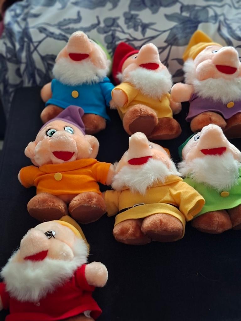 Set van 7 Sneeuwwitje dwergen knuffels, Disney, Overige typen, Ophalen of Verzenden, Meerkleurig