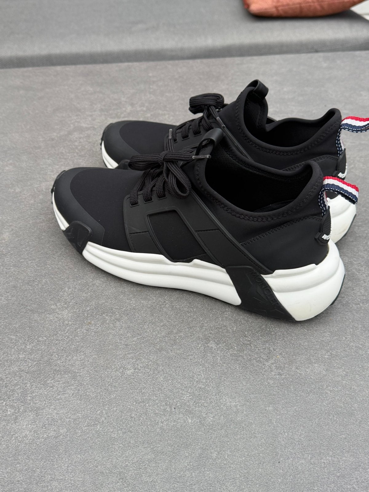 Moncler Sneakers Maat 42 Zwart, Ophalen of Verzenden, Gedragen, Zwart, Sneakers of Gympen