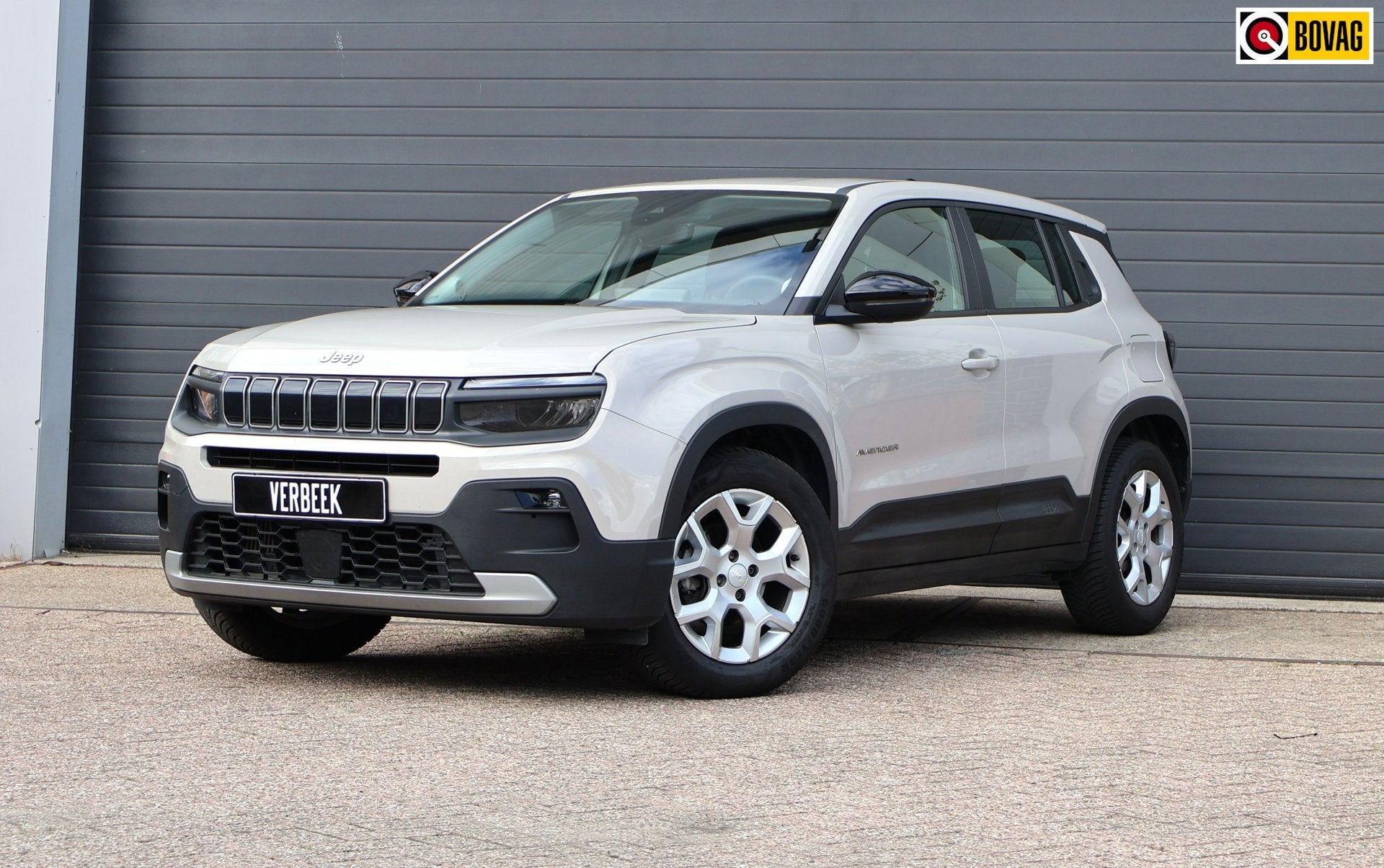 Jeep Avenger 1.2 Longitude Led/Navi/Camera/Cruise/JBL/Carpla, Auto's, Voorwielaandrijving, Dealer onderhouden, Gebruikt, Zwart