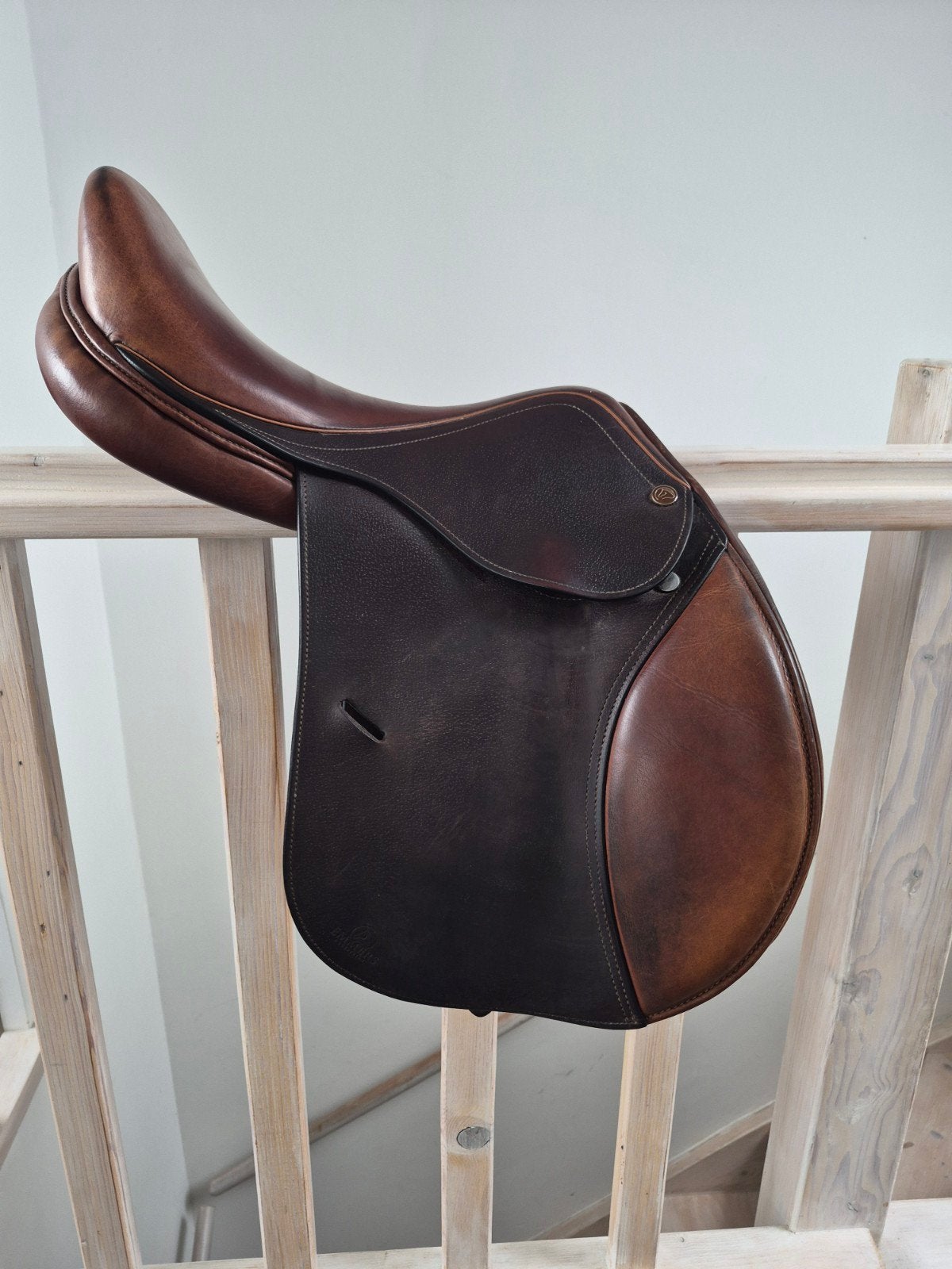 Springzadel 16,5 inch - Dressuurzadel 16,5 inch, Dieren en Toebehoren, Ophalen, Gebruikt, Middeldiepe zit, Overige disciplines