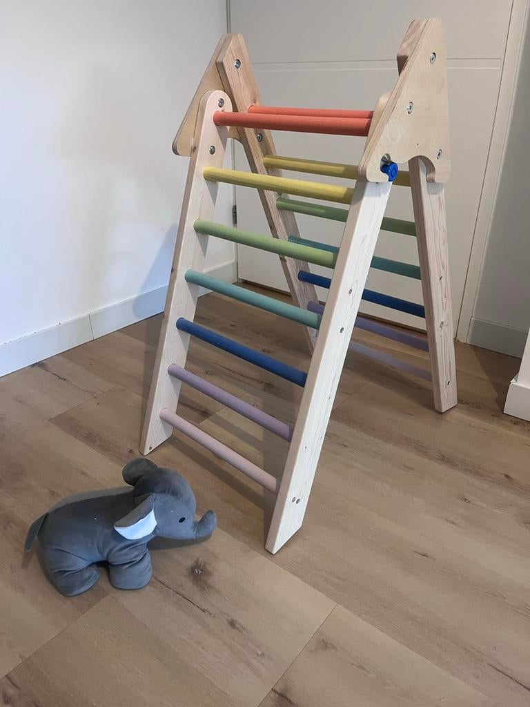Klimdriehoek met tenthoes (playland), Ophalen of Verzenden, Zo goed als nieuw