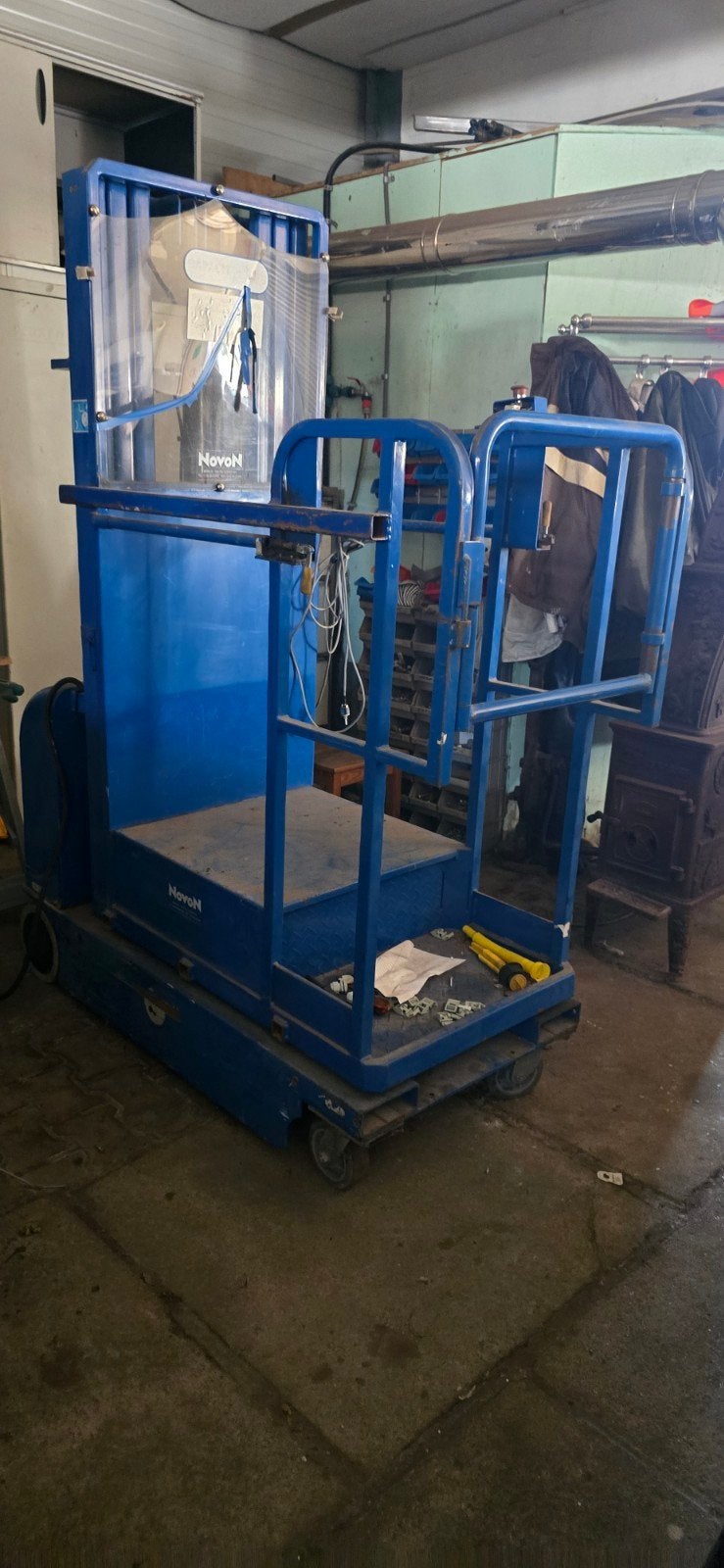 Novon hoogwerker 4,5m hefhoogte, 300kg laadvermogen, Ophalen of Verzenden