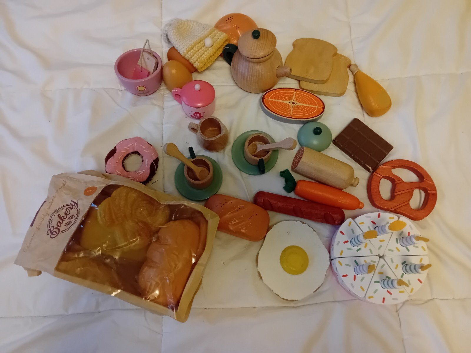 Houten theeservies en speelgoedeten voor picknick, Kinderen en Baby's, Ophalen of Verzenden, Gebruikt, Meubelstuk of Keukentje