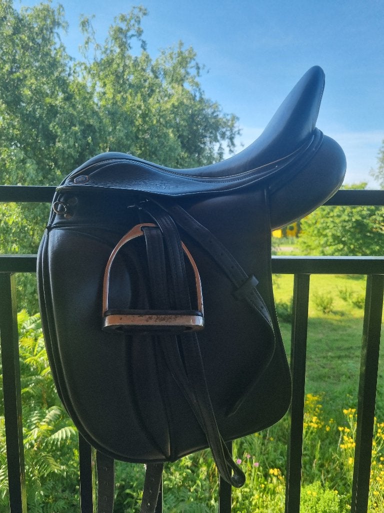 Mooi Sella Rien v.d. Schaft Dressuurzadel 18" in goede staat, Ophalen, Gebruikt, Dressuur, Overige merken