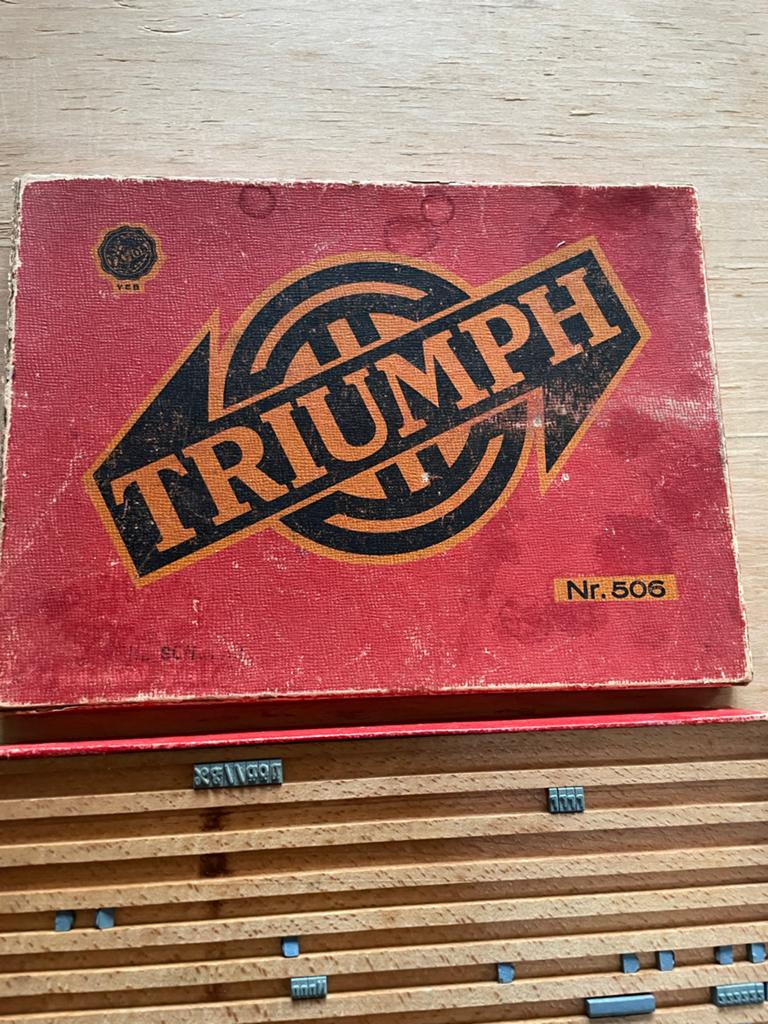 Vintage Triumph Nr. 506 stempelset - DDR VEB Famos, Ophalen of Verzenden, Overige typen