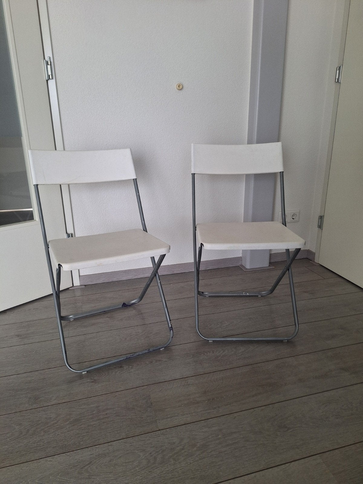 2 inklapbare stoelen, gratis ophalen, Tuin en Terras, Tuinstoelen, Ophalen, Gebruikt, Kunststof