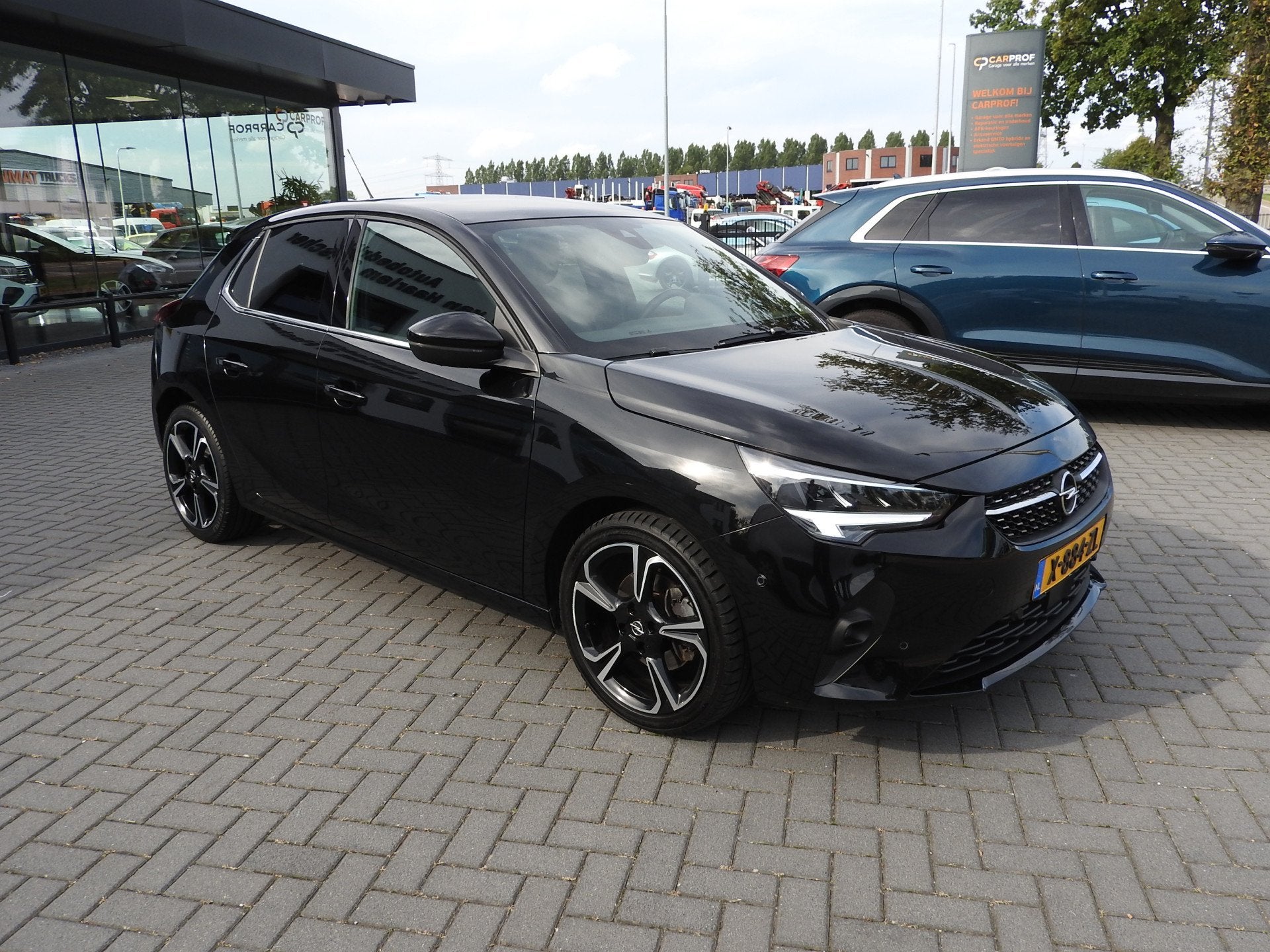 Opel Corsa 1.2 Elegance, Climat Control, Panoramadak, Trekha, Voorwielaandrijving, 101 pk, Gebruikt, Euro 6