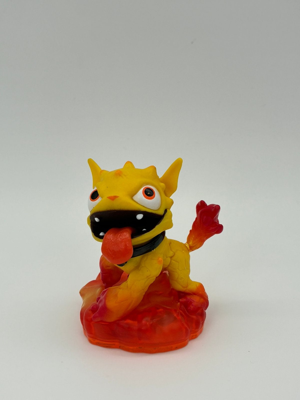 Skylanders Giants Molten Hot Dog met kaartje, Avontuur en Actie, Niet van toepassing – tweedehands product van vóór 13-12-2024
