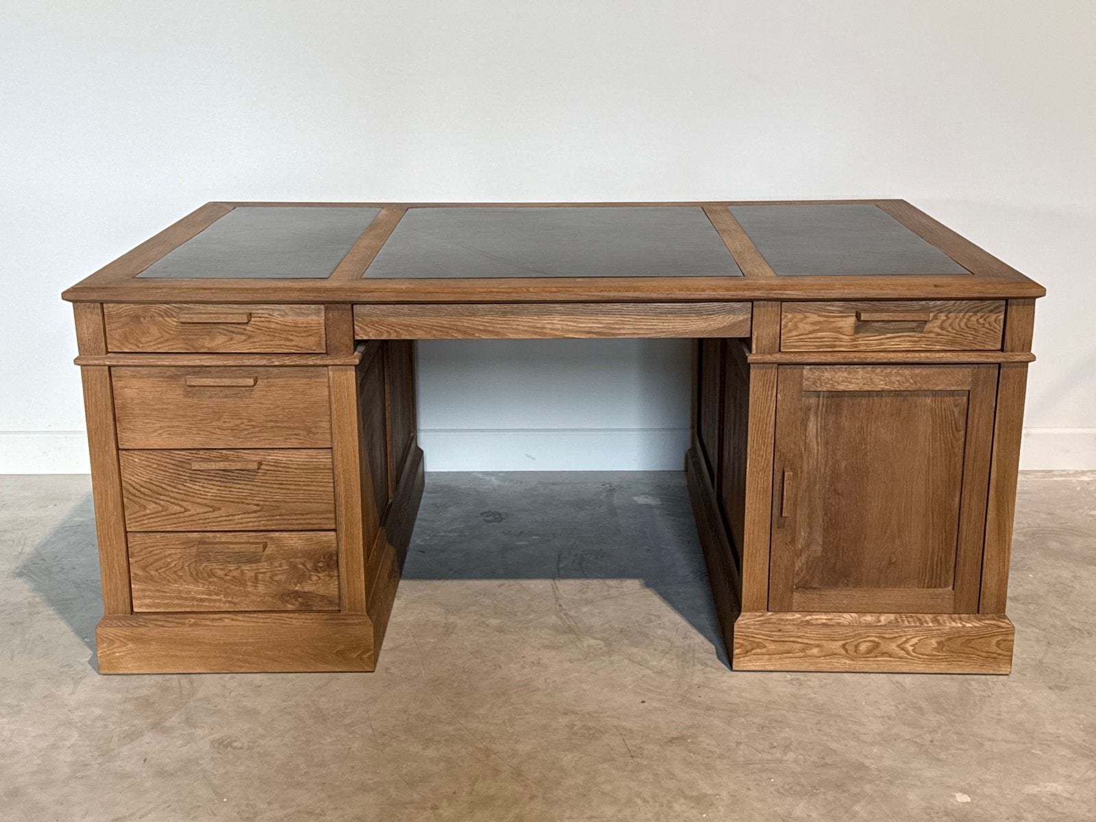 Klassiek Engels bureau (partnerdesk) #698, Huis en Inrichting, Overige typen, Hout, 180 cm, Bruin