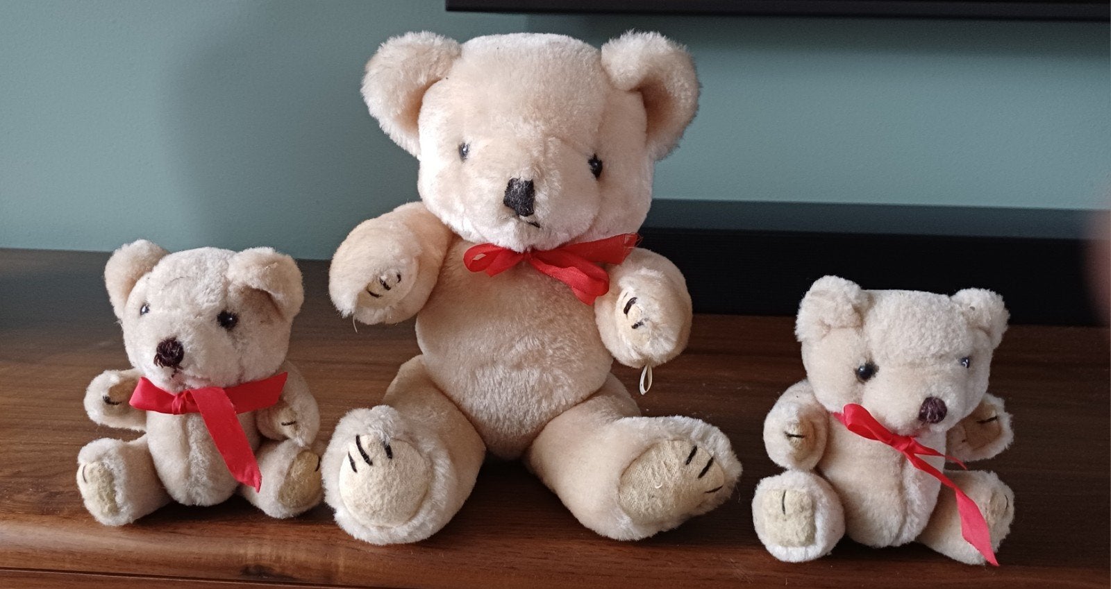 Drie beertjes, 25 en 12 cm, beige, Verzamelen, Beren en Cherished Teddies, Ophalen of Verzenden, Zo goed als nieuw, Stoffen beer