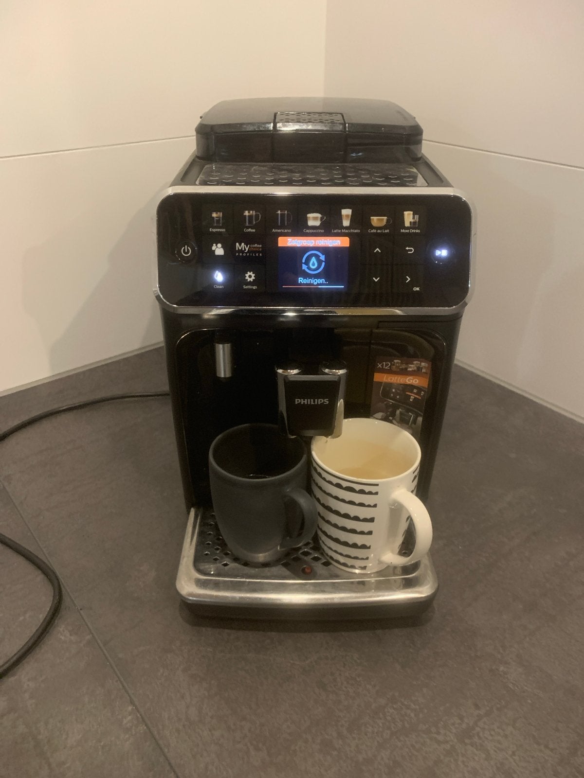 Philips Volautomatische Espressomachine - Zwart, Ophalen, Afneembaar waterreservoir, Gebruikt, Espresso apparaat