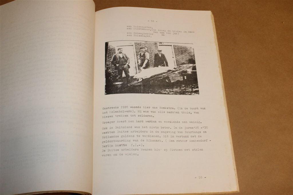 Een Eeuw Bourtange — Terugblik op de Bevolking, Boeken, Geschiedenis | Stad en Regio, Ophalen of Verzenden, Gelezen