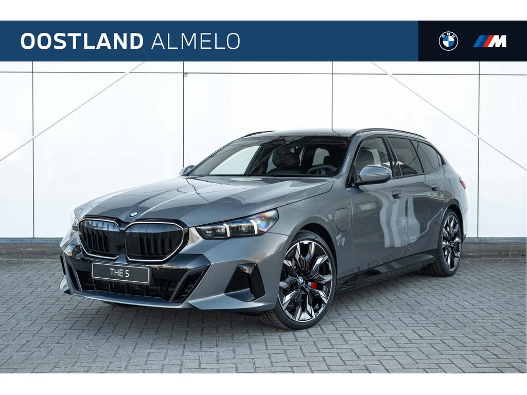 BMW 5 Serie Touring 550e xDrive M Sport Automaat / Panoramad, Automaat, Zwart, Leder, Hybride Elektrisch/Benzine