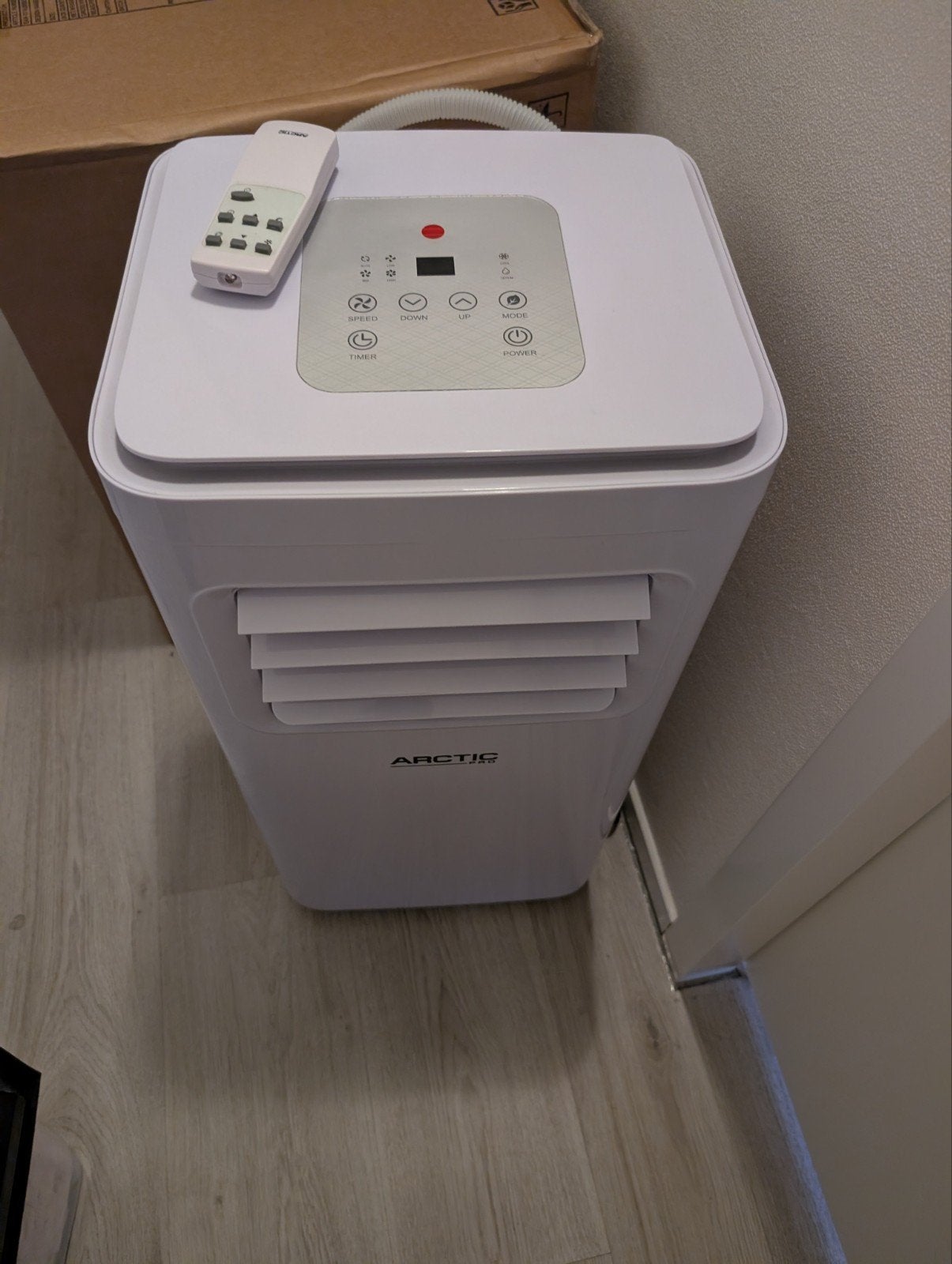 als nieuw complete airco met afstandbediening 
slecht een aa, Minder dan 60 m³, 3 snelheden of meer, Ophalen of Verzenden, Zo goed als nieuw