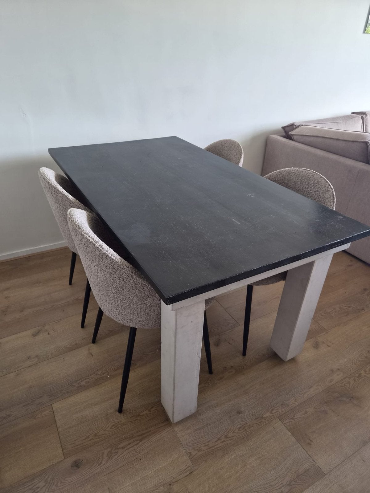 Eettafel met zwart blad en lichte poten, Ophalen, Gebruikt, 50 tot 100 cm, 150 tot 200 cm