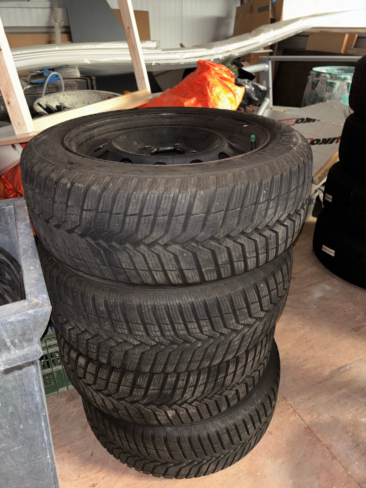 Winterbanden met stalen velgen voor BMW 1 Serie (2004), Ophalen, Gebruikt, 16 inch, Banden en Velgen