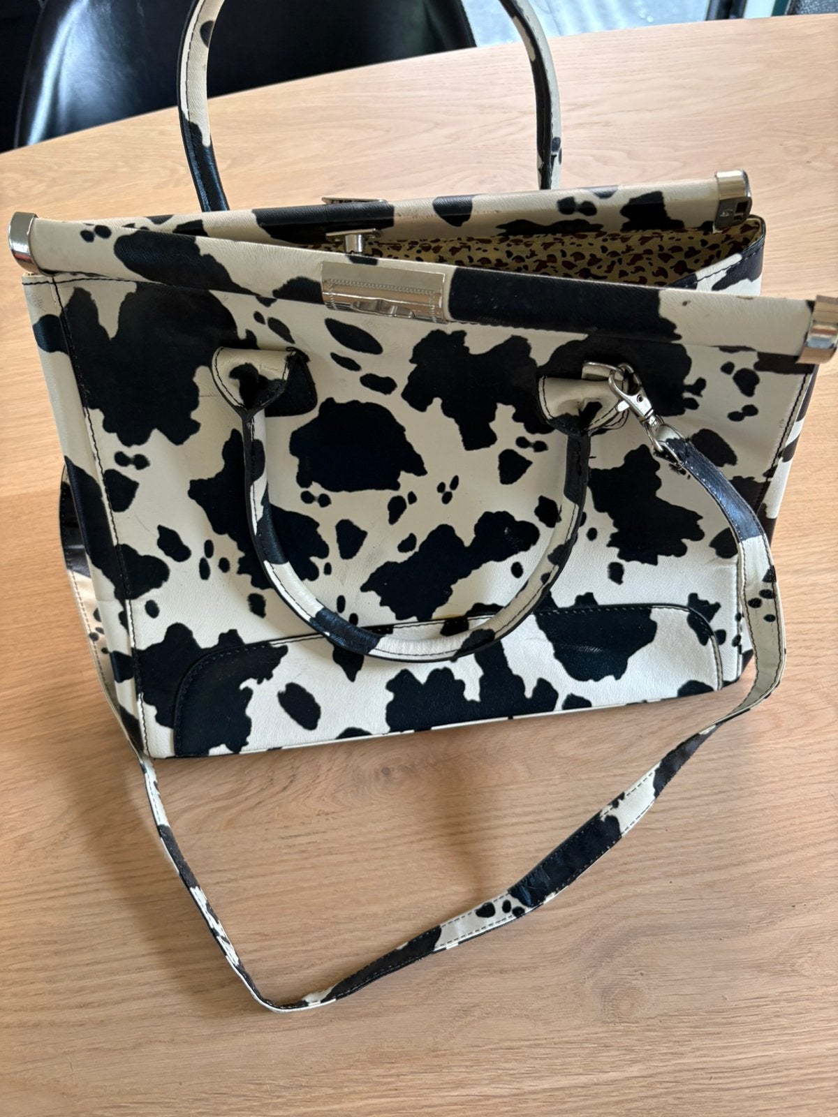 Leuke koeienprint tas met vrolijke binnenkant!, Ophalen, Zo goed als nieuw, Overige kleuren, Hardcase