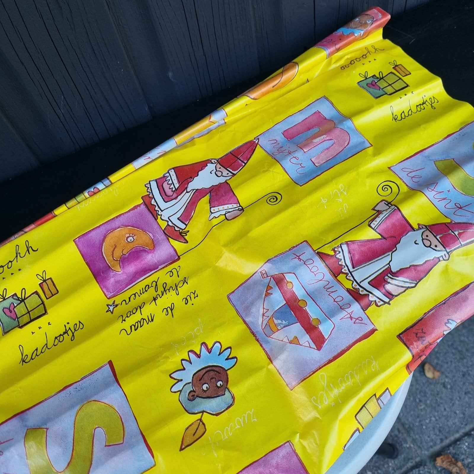 Sinterklaaspapier rol zwarte pieten nostalgisch traditioneel, Verzenden, Sqore Boutique, Sqoreboutique@gmail.com, NL