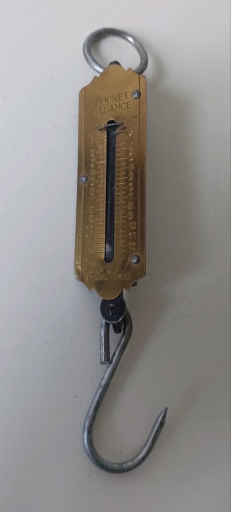 Vintage veerweegschaal messing  haak( antiek?) Unster pocket, Ophalen of Verzenden