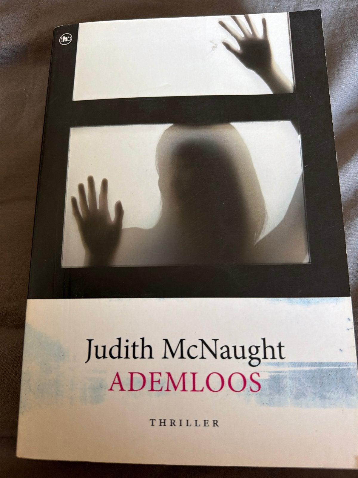 D4.   Ademloos - Judith McNaught (Thriller), Boeken, Thrillers, Zo goed als nieuw, Nederland, Ophalen of Verzenden