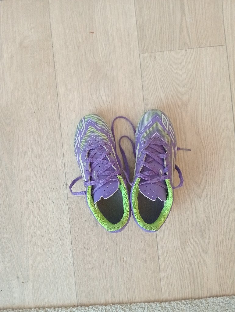 Voetbalschoenen maat 33, Maat XS of kleiner, Ophalen of Verzenden, Gebruikt, Schoenen