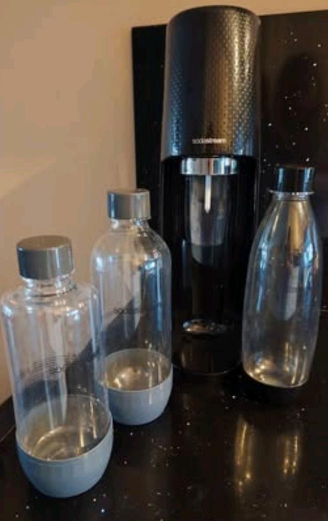 SodaStream bruiswatertoestel met 3 flessen, Witgoed en Apparatuur, Ophalen, Zo goed als nieuw