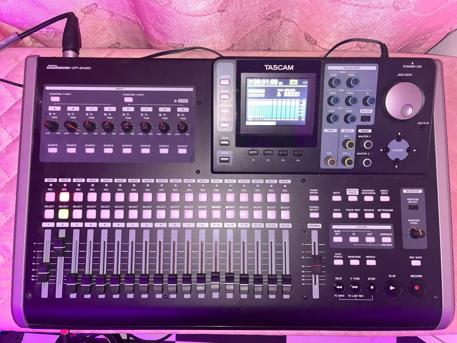 Tascam DP-24SD Digital Portastudio 24-Track Recorder, Muziek en Instrumenten, Ophalen of Verzenden, 20 kanalen of meer