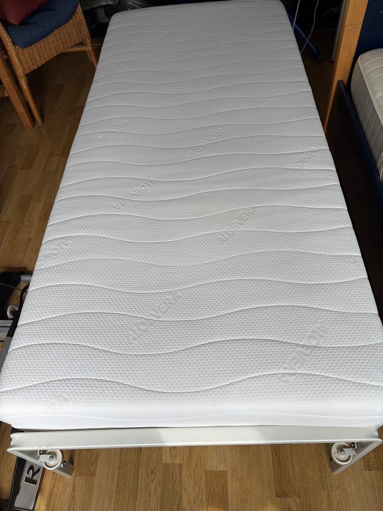 Heel fijn onderschuifbed te koop, Ophalen, Zo goed als nieuw, Eenpersoons