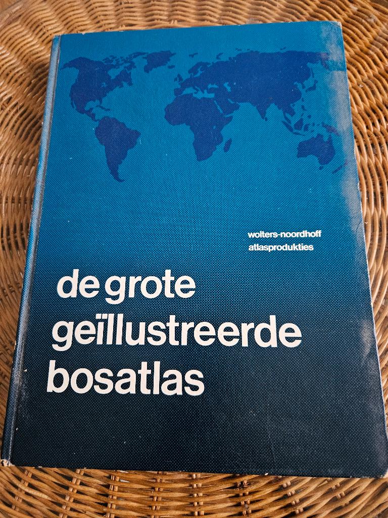 Partij fraaie atlassen, ook per stuk te koop., Boeken, Atlassen en Landkaarten, Gelezen, Overige atlassen, Ophalen of Verzenden