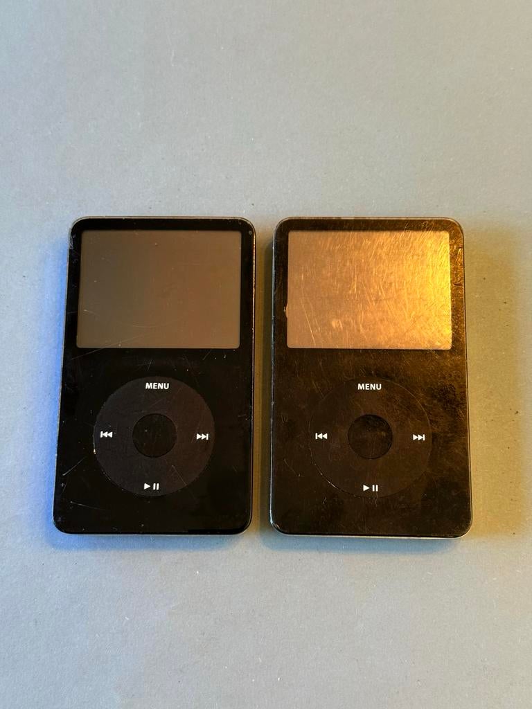 Bundel: 2x Apple iPod Classic 5e & 5.5 Defect, Audio, Tv en Foto, Mp3-spelers | Apple iPod, 40 GB en meer, Classic, Zwart, Ophalen of Verzenden