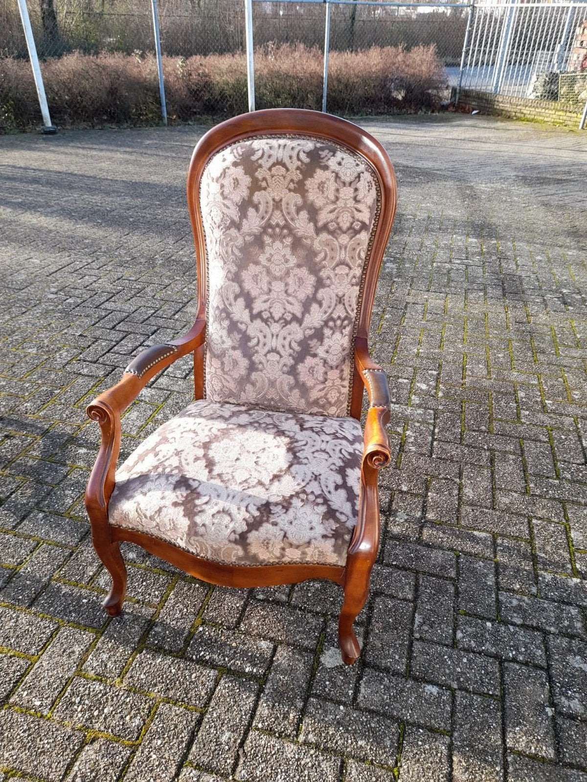 Klassieke Queen ann fauteuil met barok stof, Ophalen