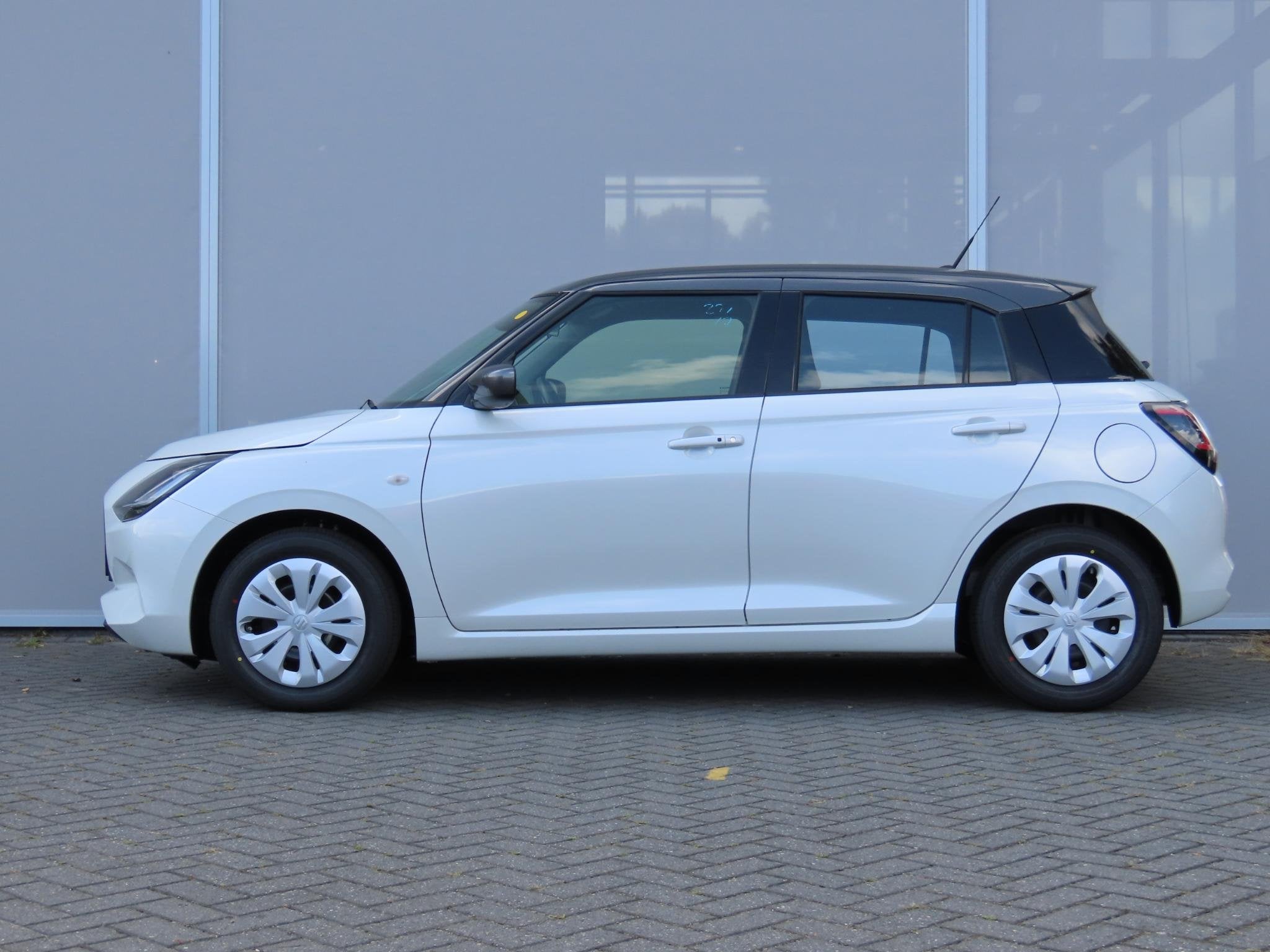 Suzuki Swift 1.2 Comfort | Actiekorting €2200 | Beperkte V, 12 maanden, Stof, Overige kleuren, Bedrijf