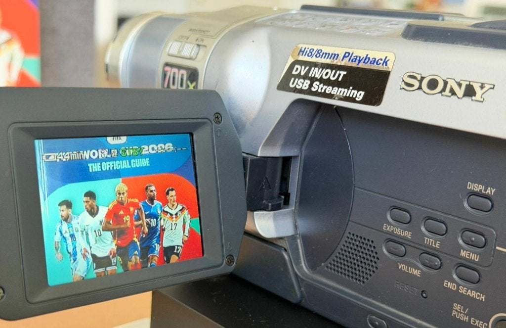 Sony DCR-TRV345E Digital8 Handycam, speelt ook Video8 en Hi8, 20x of meer, Overige soorten, Ophalen of Verzenden, Zo goed als nieuw