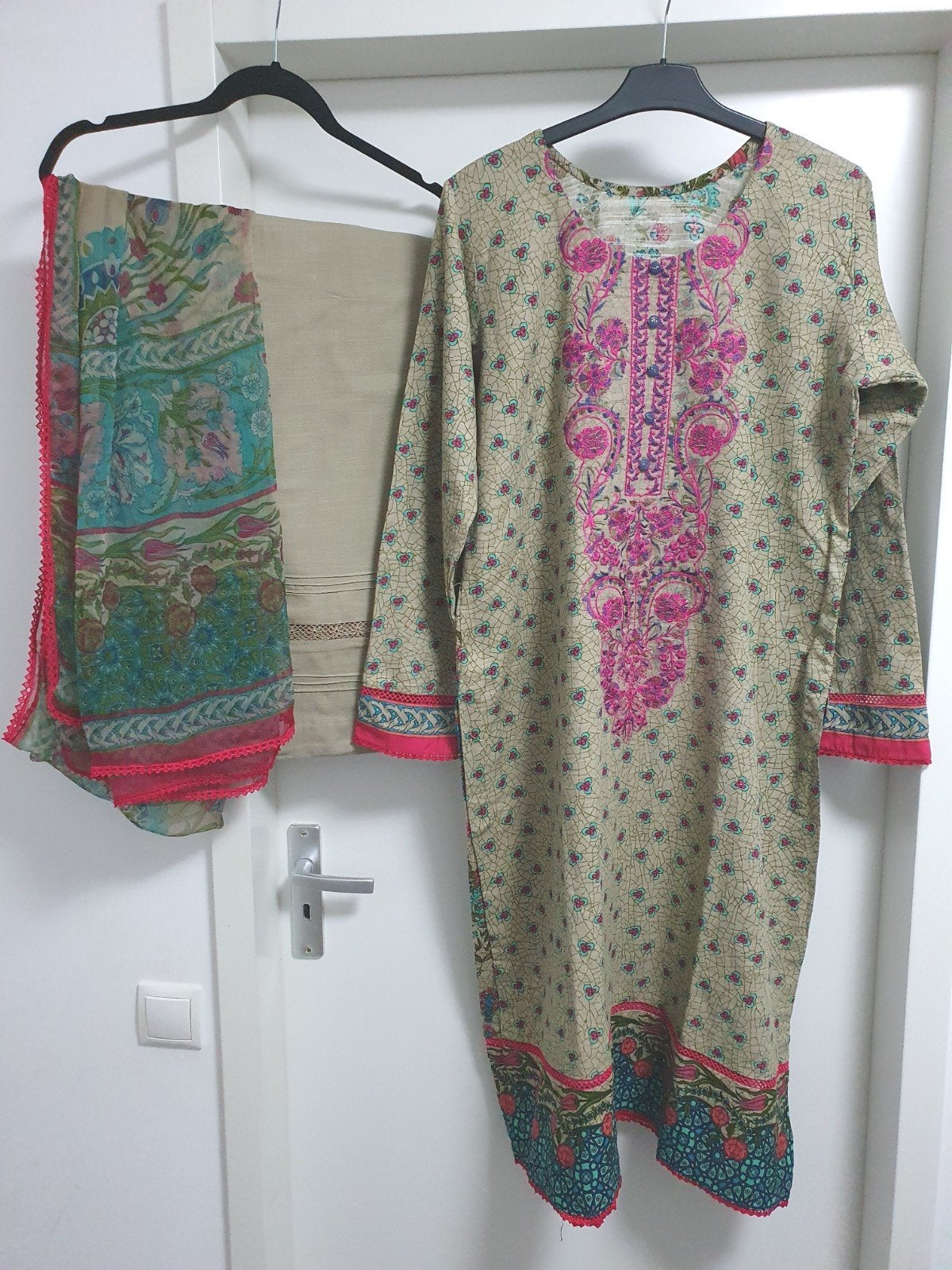 Mooie Indiase jurk met borduursel,kameez shalwar maat XL, Kleding | Dames, Beige, Maat 46/48 (XL) of groter, Ophalen of Verzenden