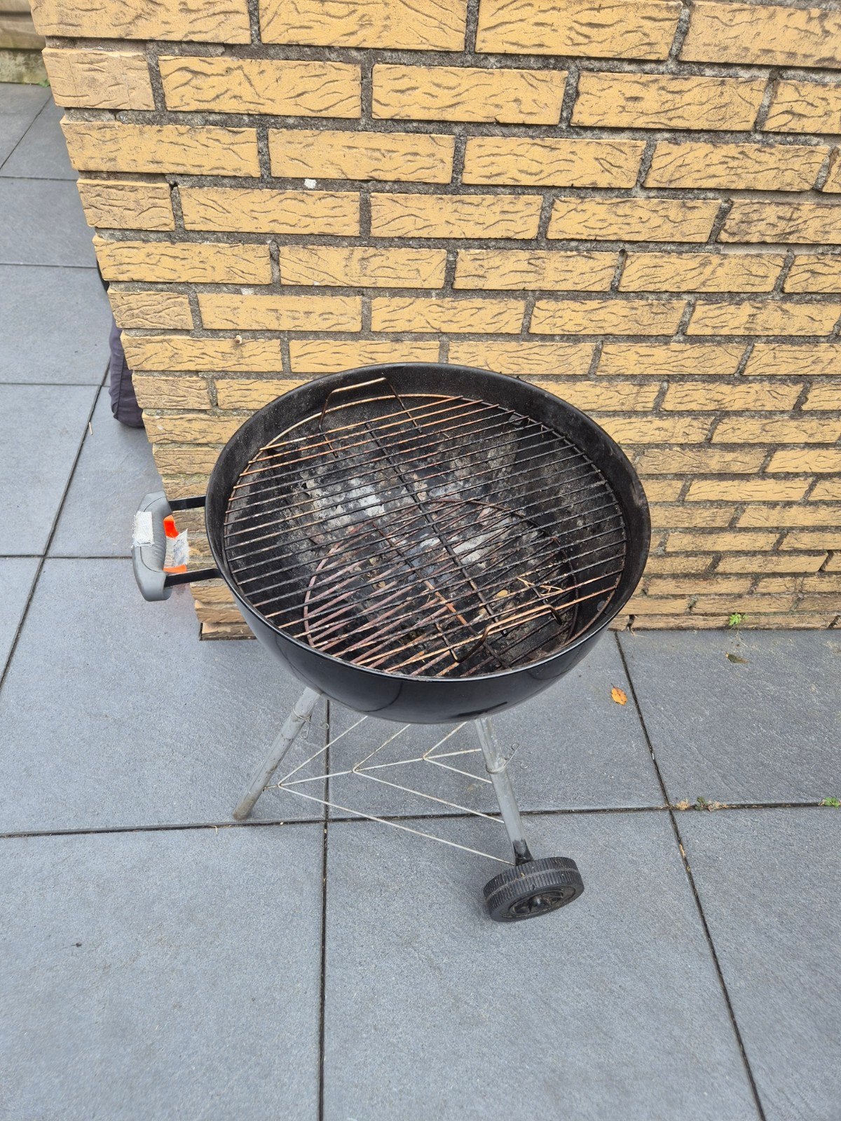 Weber BBQ - Flink gebruikt, gratis af te halen, Tuin en Terras, Elektrische barbecues, Ophalen of Verzenden, Gebruikt, Weber