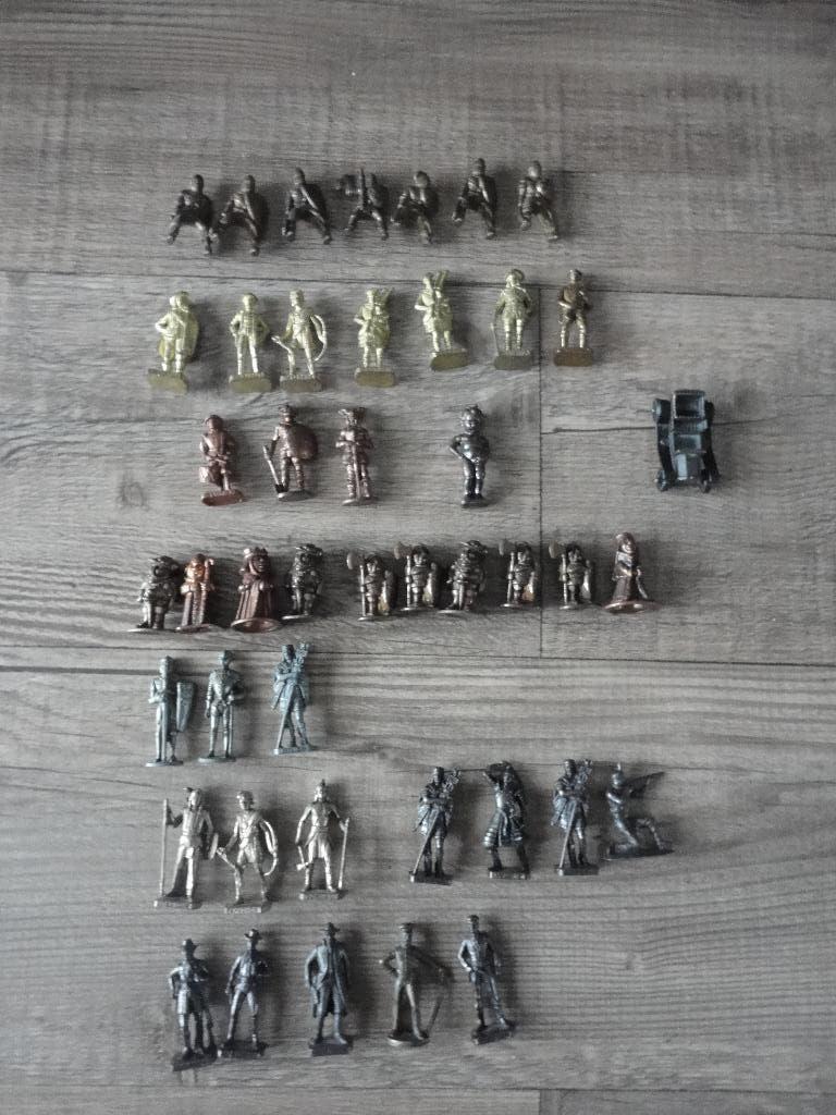 METALEN POPPETJES/ KINDER SUPRISE  43 FIGUURTJES VAN METAAL, Verzamelen, Verrassingseieren, Ophalen of Verzenden, Zo goed als nieuw